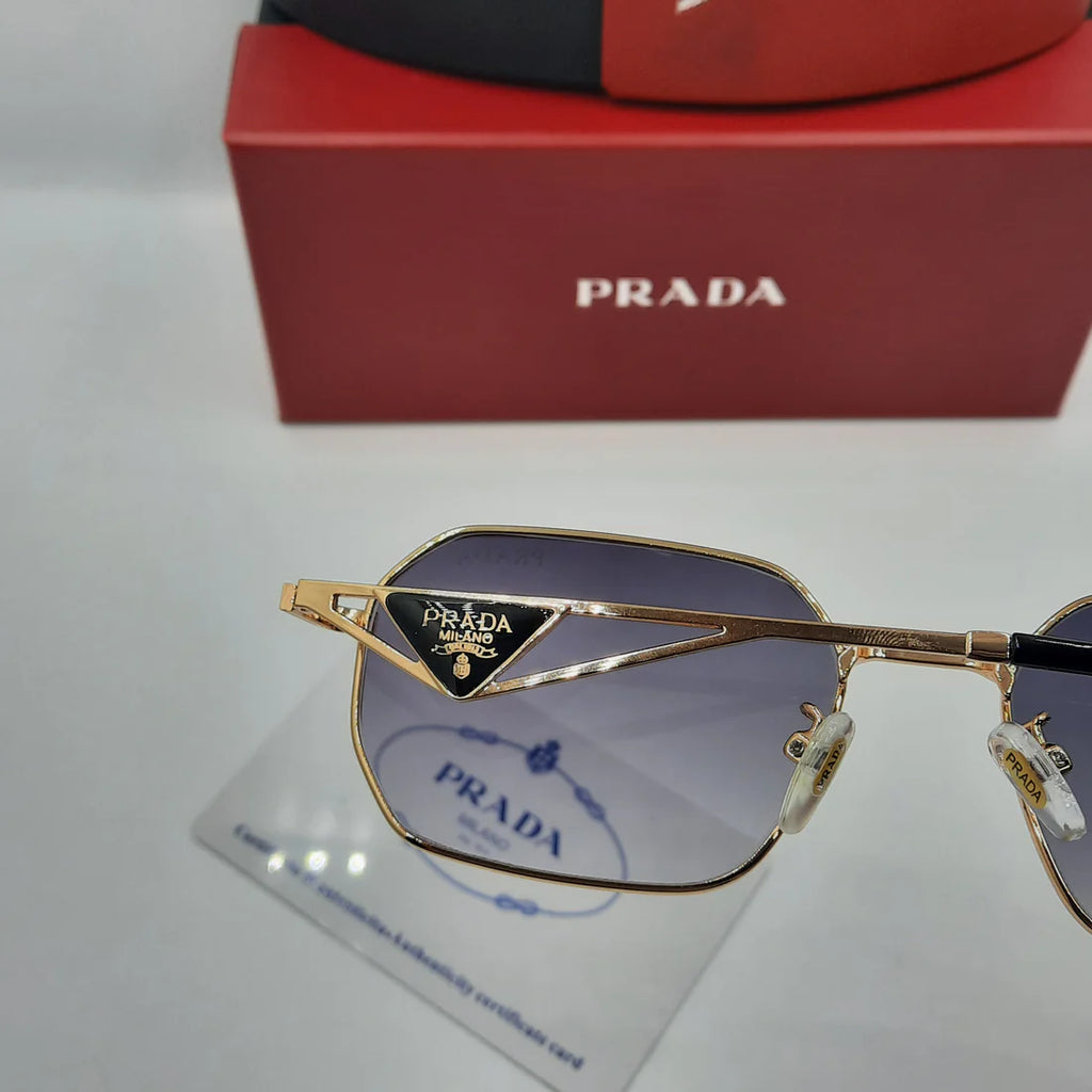 PRADA doré noir