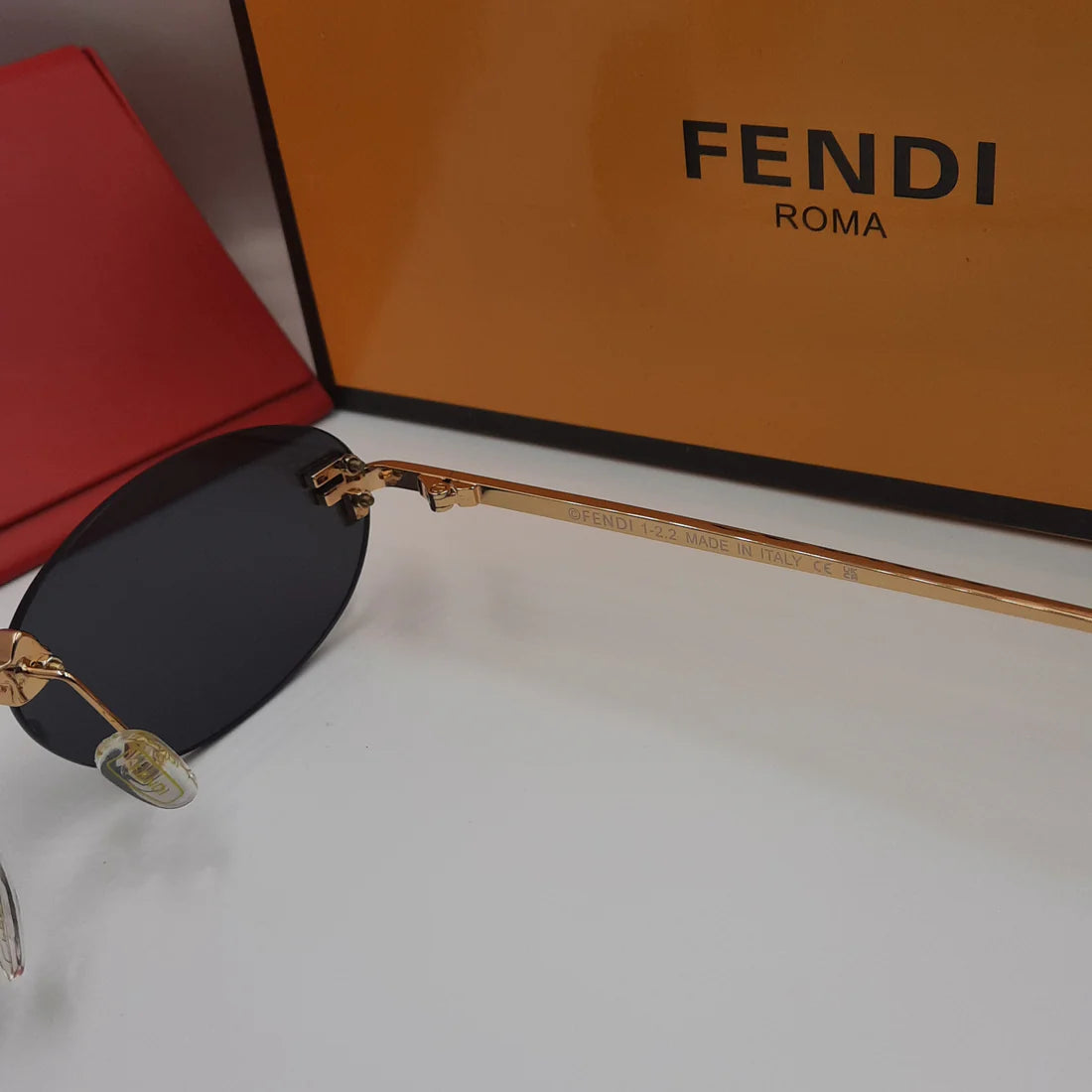 Fendi FE4075US doré noir