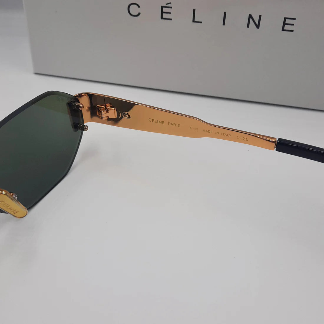 CELINE Triomphe CL42119U doré vert avec pochette à bandoulière